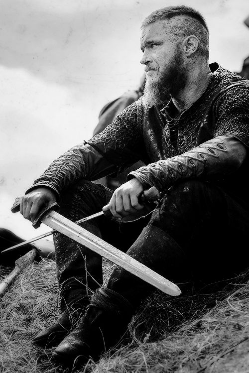 Happy birthday to my king Travis Fimmel  . 