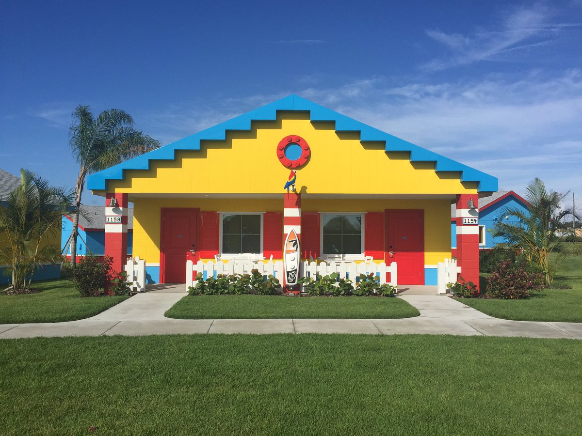 CoffeeandCrayon's tweet photo. The Beach Retreat @LEGOLANDFlorida is insanely cute!!!! ❤️❤️❤️ #builtforkids #visitfl https://t.co/BSk4E2bhZ7