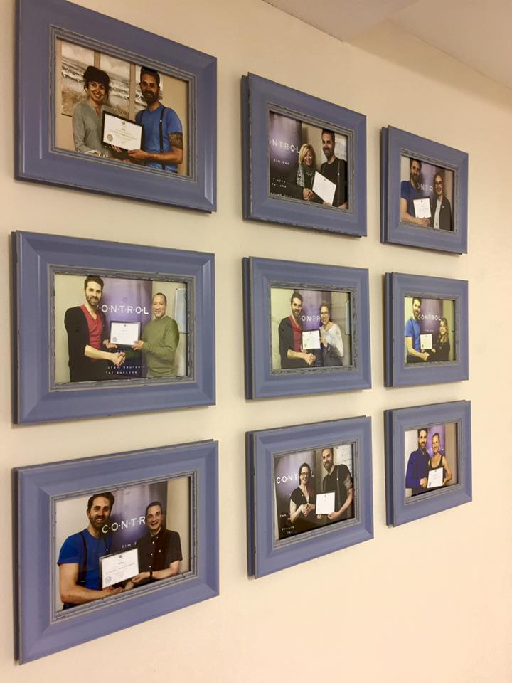TimBoxMindCoach's tweet photo. A new practitioner #training starts today! More people learning to become life changers. The wall of fame is growing! #control #hypnosis https://t.co/LHtGRggbCT