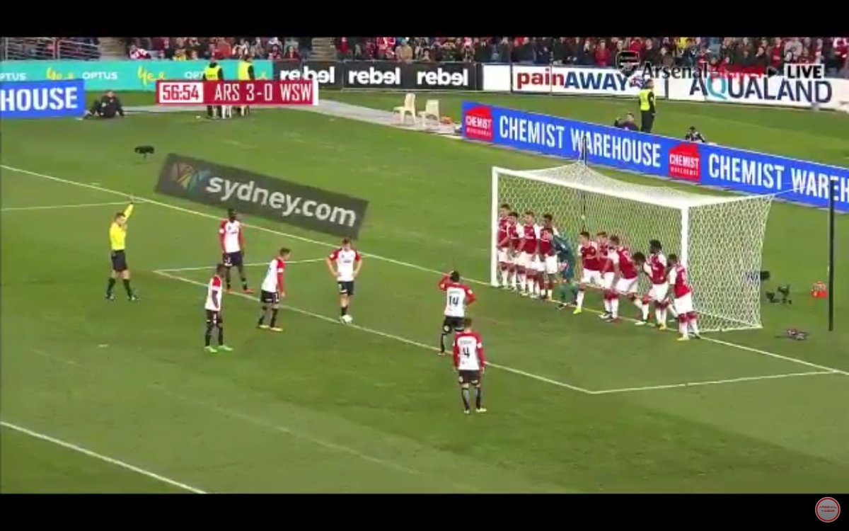 YahirLeyva_'s tweet photo. De las pocas maneras posibles para que @wswanderersfc anotara hoy π
#ArsenalInSydney #ARSvWSW https://t.co/KfEUvjSwoi