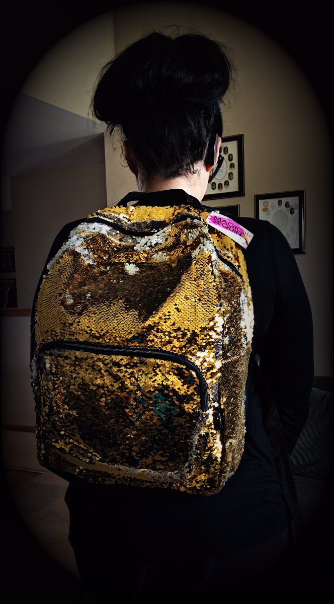 Tammy_Flynn55's tweet photo. SUPER EXCITED 😱 About My New Work Bag from @FashionAngels💗
Now available in multiple colors and styles @EeventsElegance 💗 #magicsequin https://t.co/CDmU0LnDZd