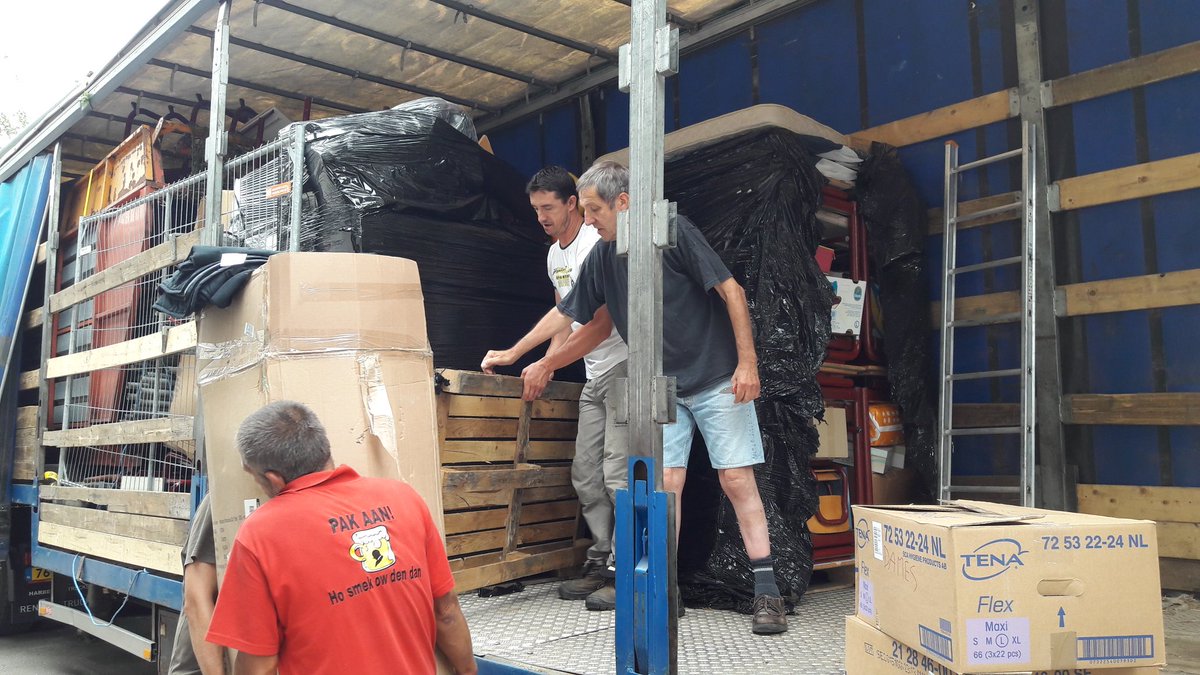 JanetvBoxtel's tweet photo. #Tapiobicske Truck loaded with a lot of stuff arrived which will make a lot of people happy! #mission #help #love #reach the unreachable! https://t.co/KM5n2IZ1WA
