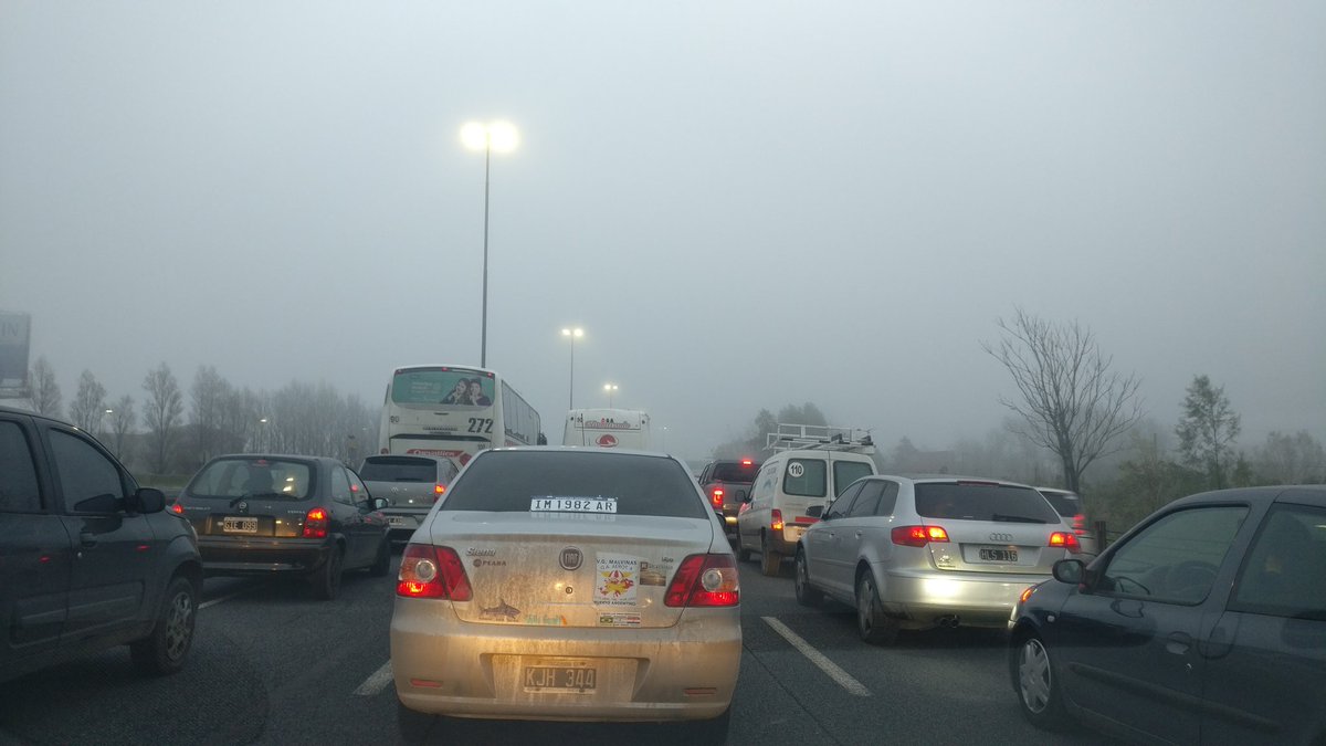 Au Buenos Aires La Plata mano a Capital colapsada por vuelco en Dock Sud   via <a href="/AlfanoEdg/">edgardo alfano</a>