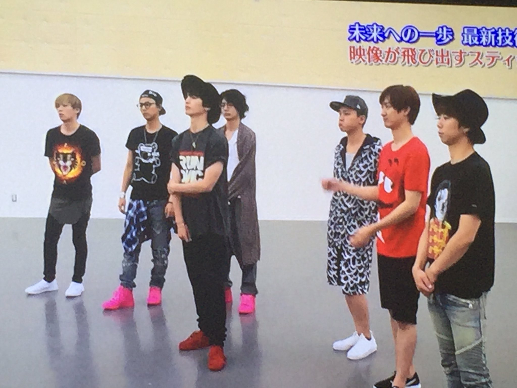 ট ইট র Kis My Ft2 藤ヶ谷太輔 私服 Tシャツ がやさんのtシャツはこれか 遠目でしか見えないから わからんけど 円 O 衣装特定班 キスマイ 藤ヶ谷太輔