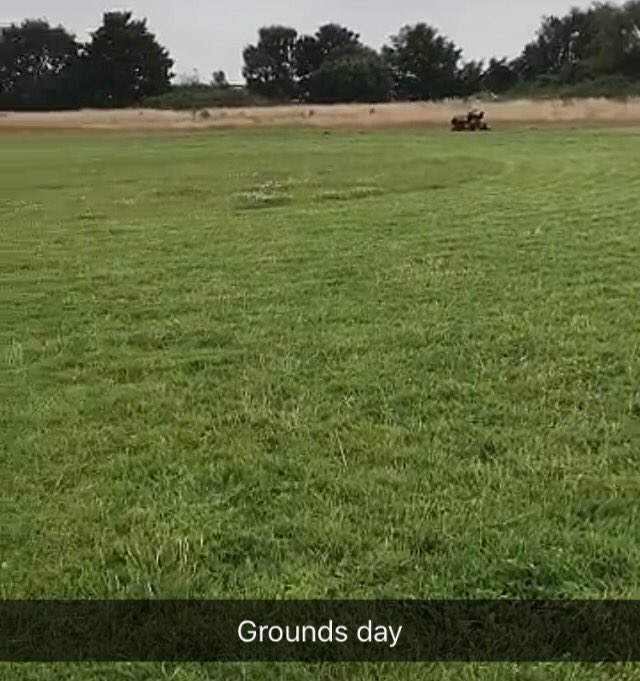 RiccallUnitedFC's tweet photo. Thank you to everyone working hard at the ground this morning #groundday #clubeffort @DavidSJackson88 @josh_thornton24 @Harrybrigham95 https://t.co/kYxmfunY0h