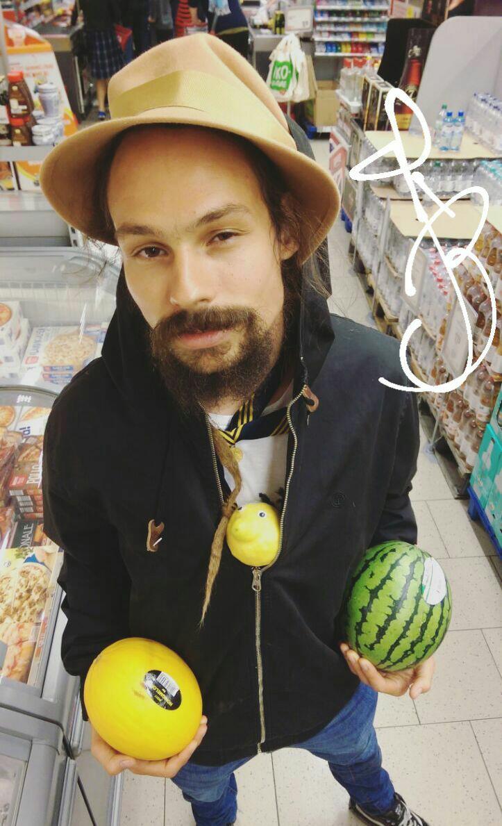 RoastedAndBaked's tweet photo. PADANG PADANG πΏπβπ₯ #SoulFood at soulful nights #Melon #Sky #420 ! Kick out the crap and #lemonize ! With #Style ! πππ https://t.co/cM9D8i1OVv