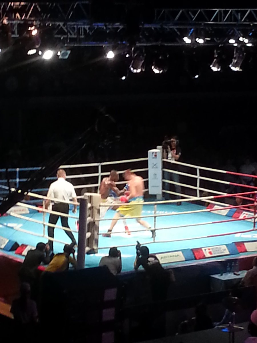Aib09's tweet photo. Первый раз на таких матчах по боксу #stingisboxing #аябоксер https://t.co/1FLnaNUtRd