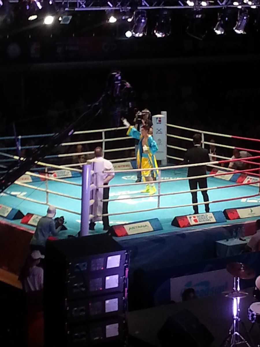 Aib09's tweet photo. Первый раз на таких матчах по боксу #stingisboxing #аябоксер https://t.co/1FLnaNUtRd