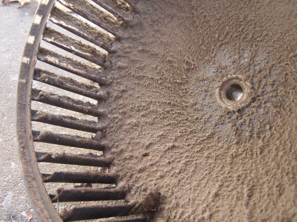 Affordableairex's tweet photo. #blowerwheel #HVAC #inyourhome This is what a dirty blower wheel looks like, yup air travels past that build up into #yourhome 😳😟😱 https://t.co/42YjvqhO56