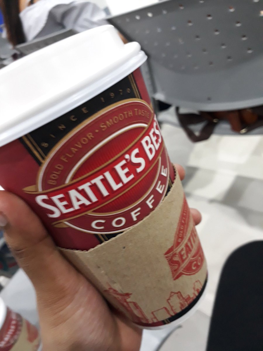 tokkiyusi's tweet photo. Travel essentials.
1. Coffee
2. #polgov https://t.co/2C569KR57C