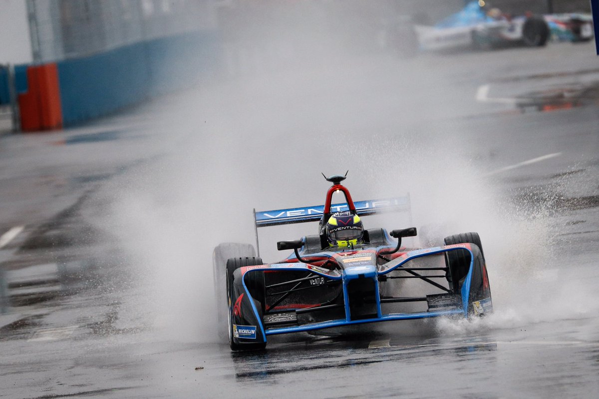 TomDillmann's tweet photo. Took a bath last night at the shakedown... 💦💦💦 Today is race day, out on track in a few min. #NYCePrix https://t.co/Qna9IB45W3