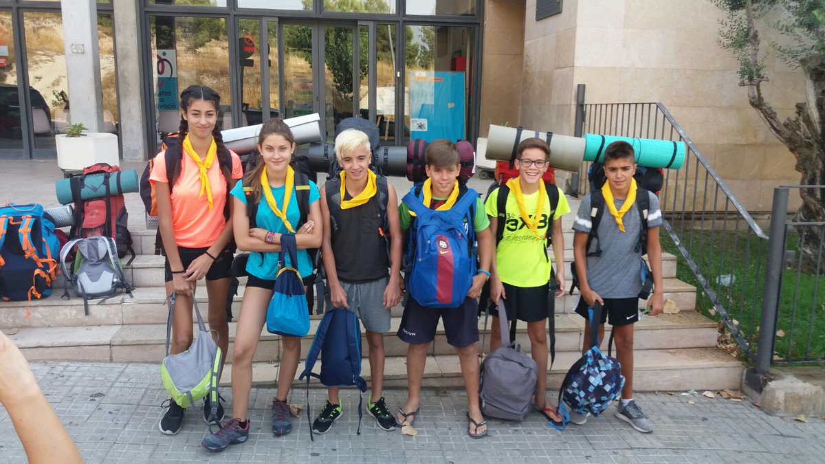 igdmaristes's tweet photo. Tots els agrupaments són fora de campaments. Alguns acaben aquest dies i d'altres comencen l'aventura. #Torxa #Ajmacor #campaments https://t.co/1grbD9VdlW