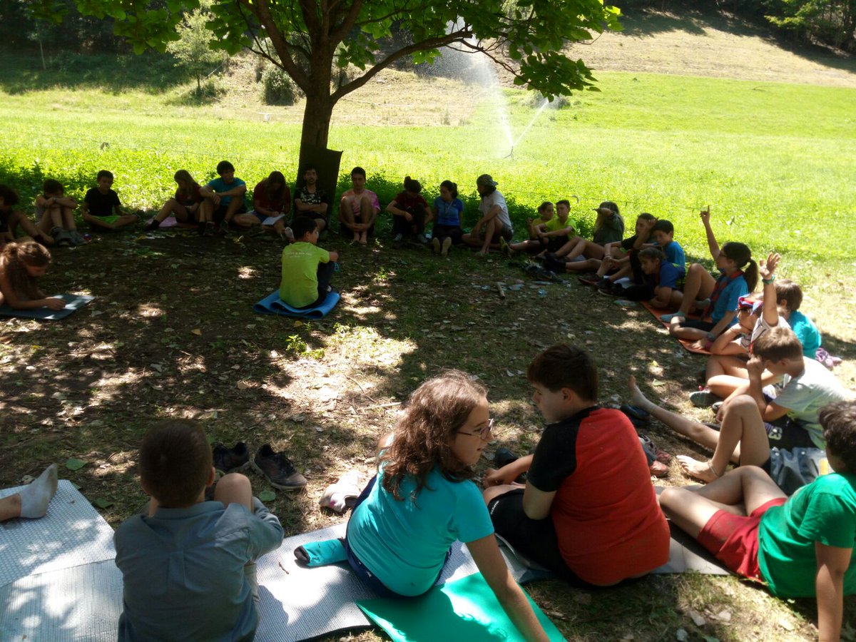 igdmaristes's tweet photo. Tots els agrupaments són fora de campaments. Alguns acaben aquest dies i d'altres comencen l'aventura. #Torxa #Ajmacor #campaments https://t.co/1grbD9VdlW
