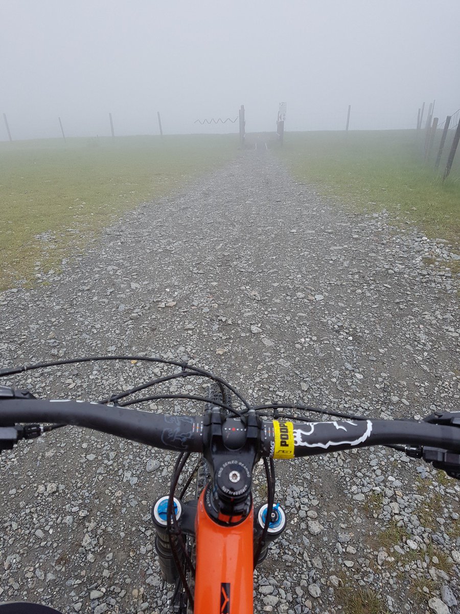 pstanisl's tweet photo. No řekněme, že začátek trailu bude zajímavý :) #Hacklbergtrail https://t.co/AcYm8fOUVi
