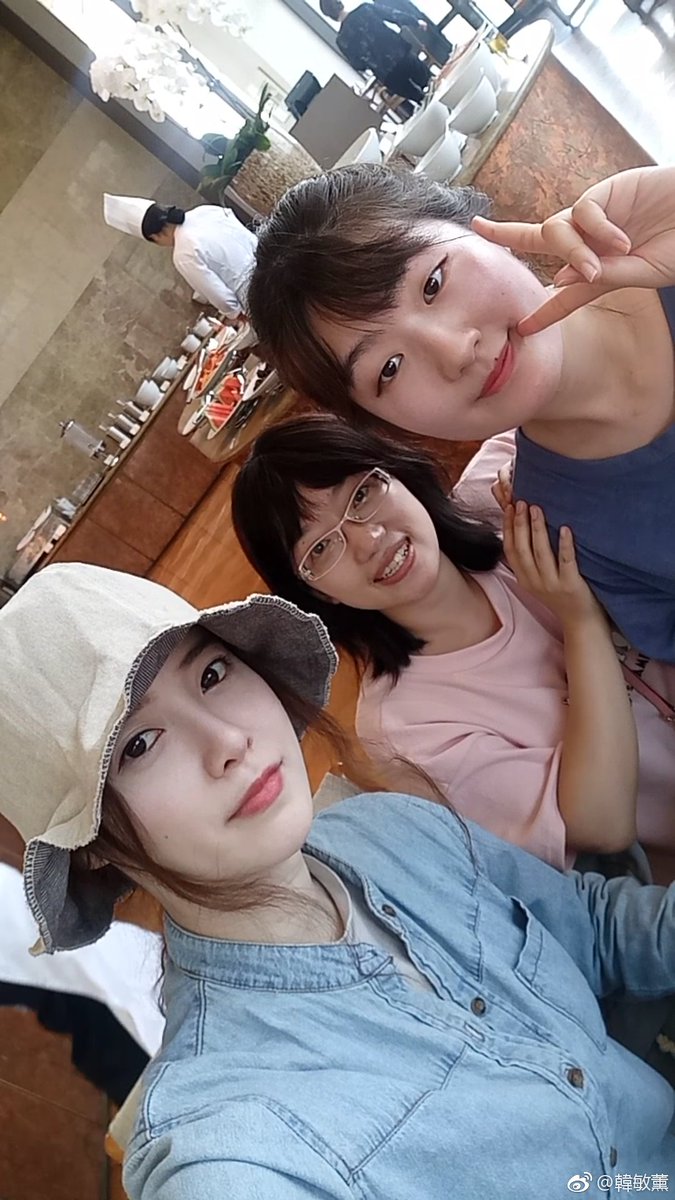 GHS_VN's tweet photo. [More pics] 2017 International Art Fair in Jeju Island https://t.co/hqtIVVSwkH