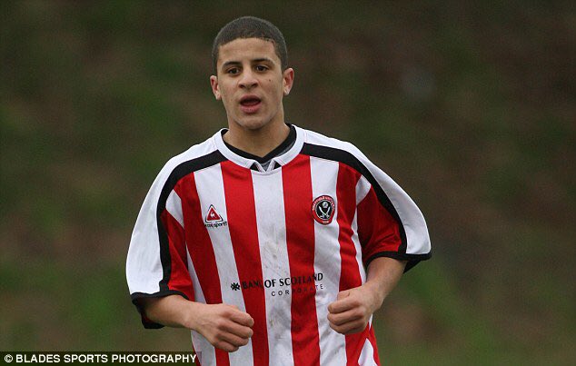 Ibberson's tweet photo. Where it all started for @kylewalker2 - doesn't look a day older now!! 😉Good luck from all the #twitterblades on your move to @ManCity. ⚔️ https://t.co/X3yI7TD1W1