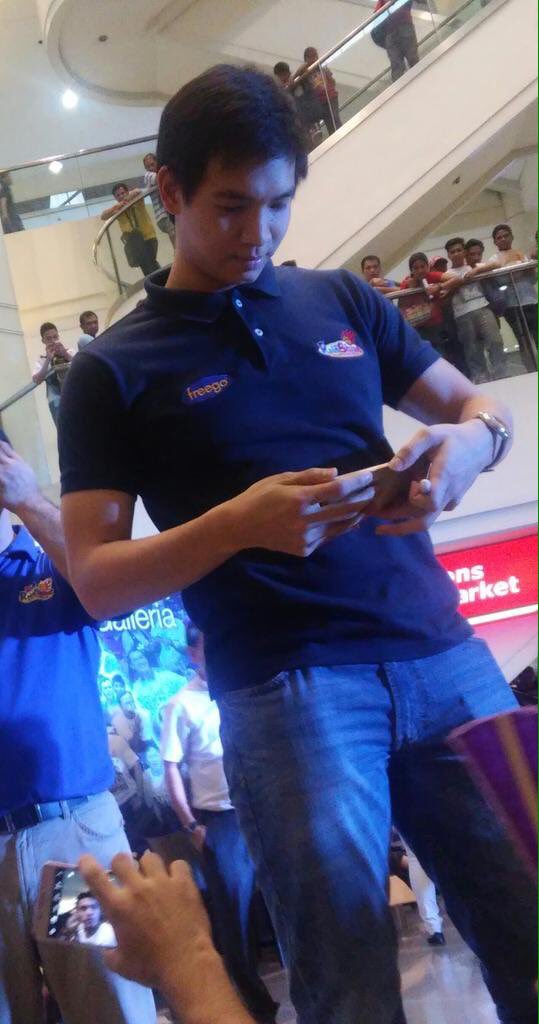 Happy birthday idol      God bless! 