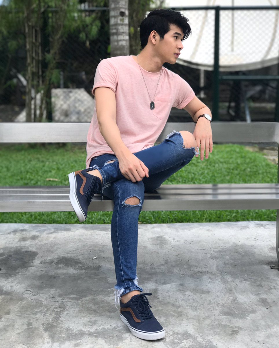 itswilbertross's tweet photo. "Life is the Art of Drawing without Eraser"
Shirt by @benchtm 

#IWearBench 
#hashtag_wilbert https://t.co/xIoQ5Mo3QM