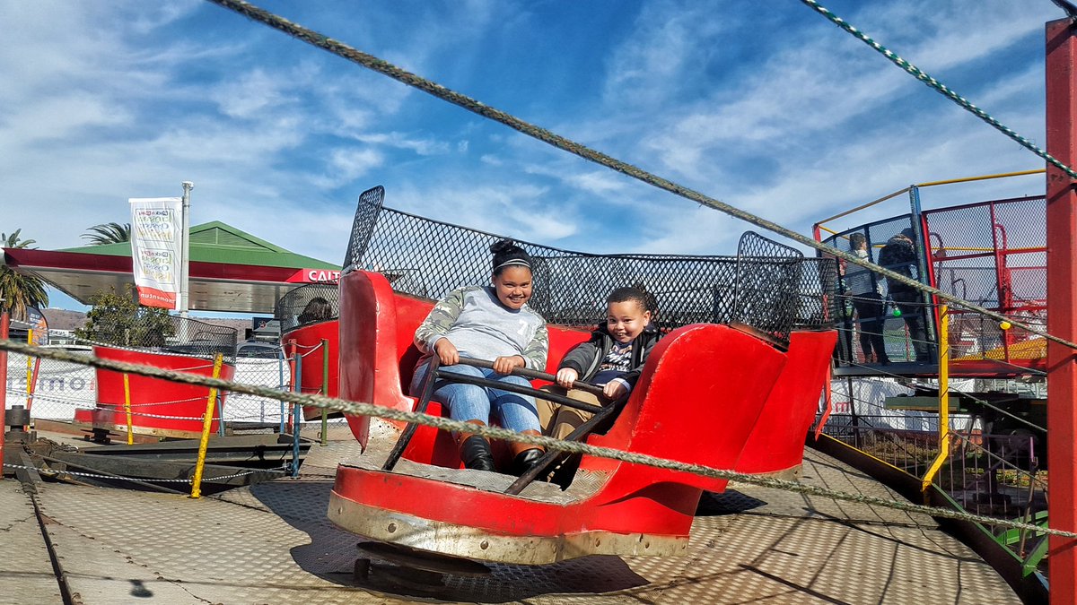 gotravelbug's tweet image. Great fun and games at the @oysterfestival grounds here in #knysna #KOF2017 @ExploreKnysna @knysnatourism @GoSocialSA @TresorsStudio
