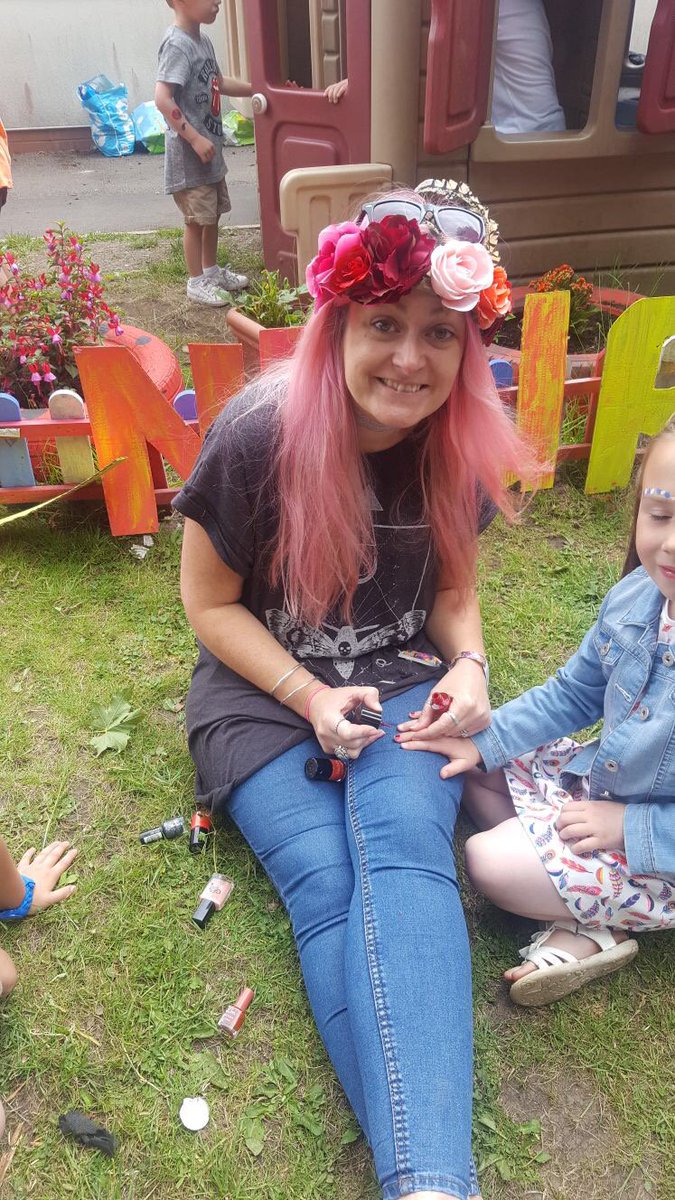 Twynyrodyn1's tweet photo. More fun at Twynbury #festival #fun #singingdancing https://t.co/bCzAbYOOOi