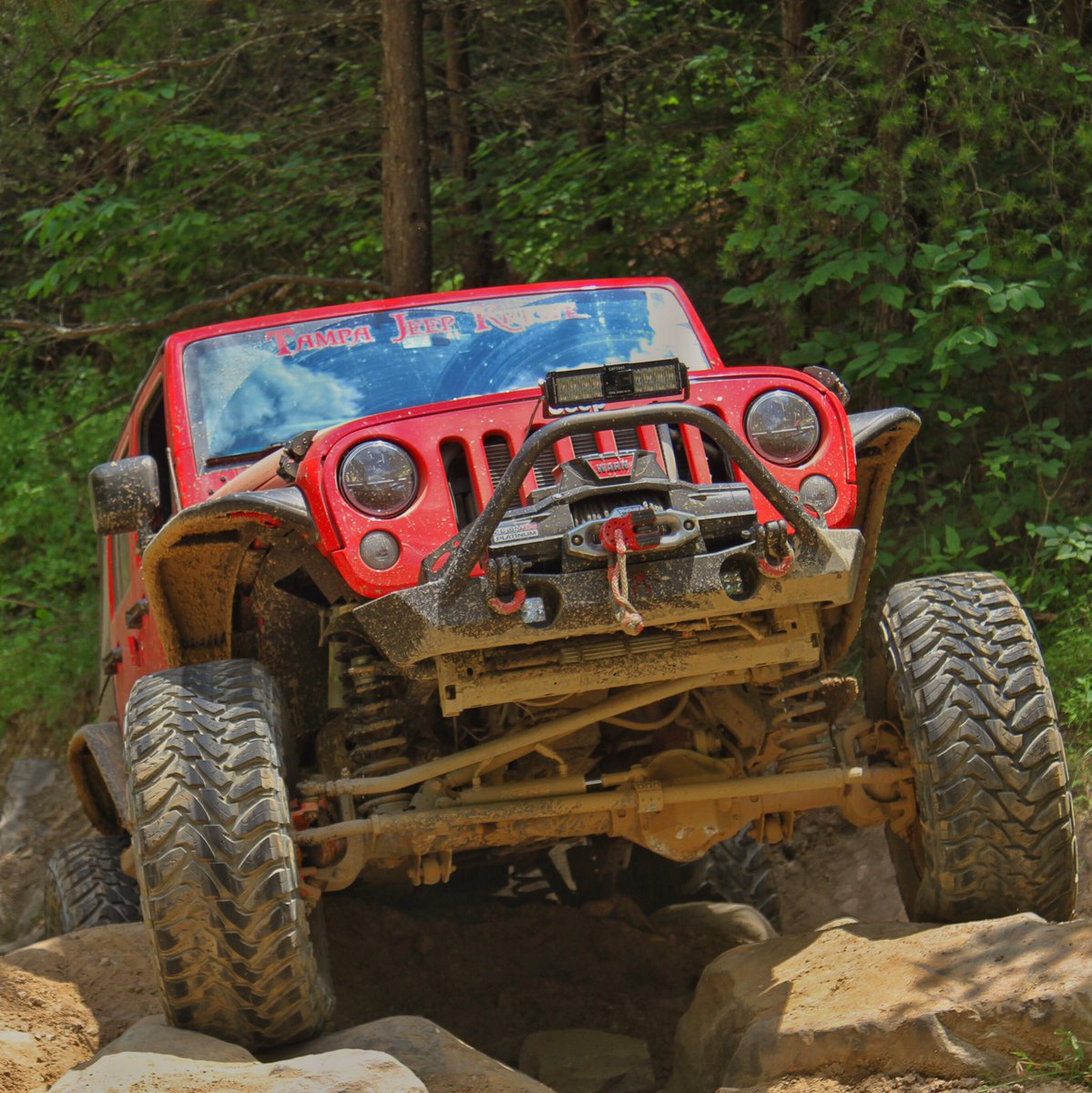 Climb baby climb! #jeep #jeeplife #beatnotbabied #warn  #jku @SpyderCompound @PoisonSpyder1 @RigidNation  @THEJeepMafia @wranglernation