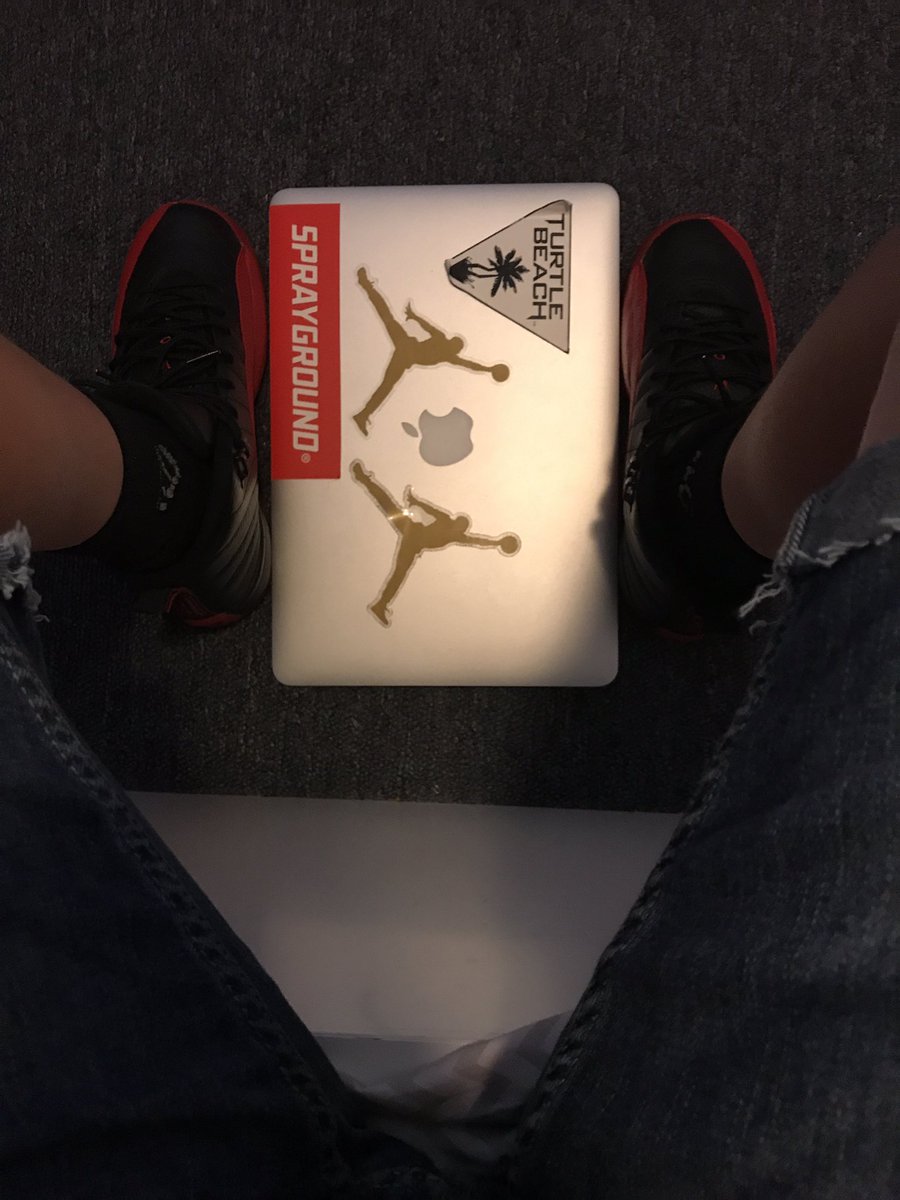 nick71904's tweet photo. @Jumpman23 @Sprayground @turtlebeach #flugame12 https://t.co/SCSNB0AXaA