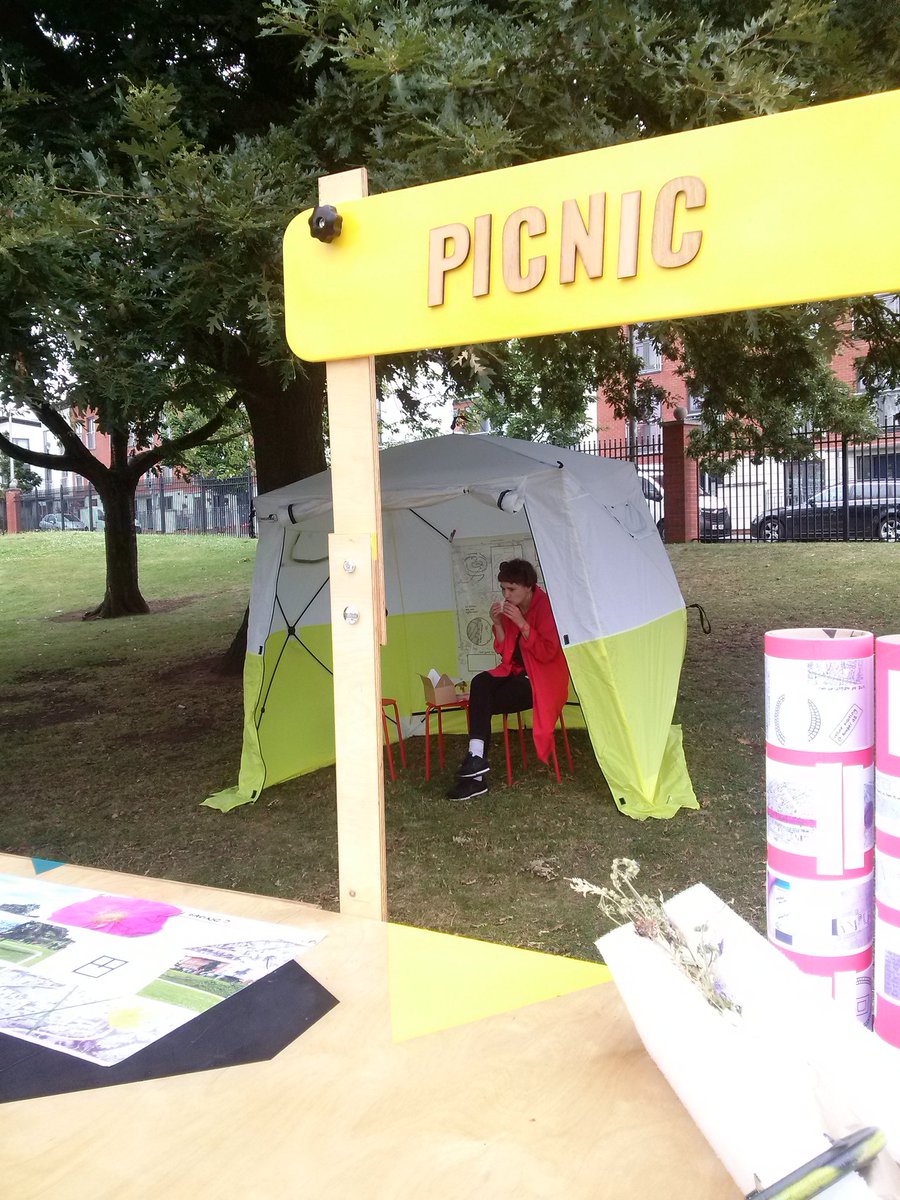clairemhickey's tweet photo. PICNIC TIME Set up in moonlit park #parkcentral #LeeBank. Showing / sharing / snacking. https://t.co/i2b2P3Cx2U