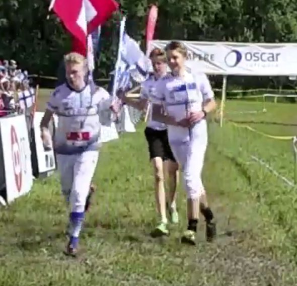 EspoonSuunta's tweet photo. MM-HOPEAA SUOMELLE &amp; AXULLE ja loppu #eGroupEspoo tiimille pronssit kaulaan! WELL DONE AGAIN AXU, KIRILL &amp; MIKHAIL!!! #jwoc2017 #suunnistus https://t.co/UCtViD99X2