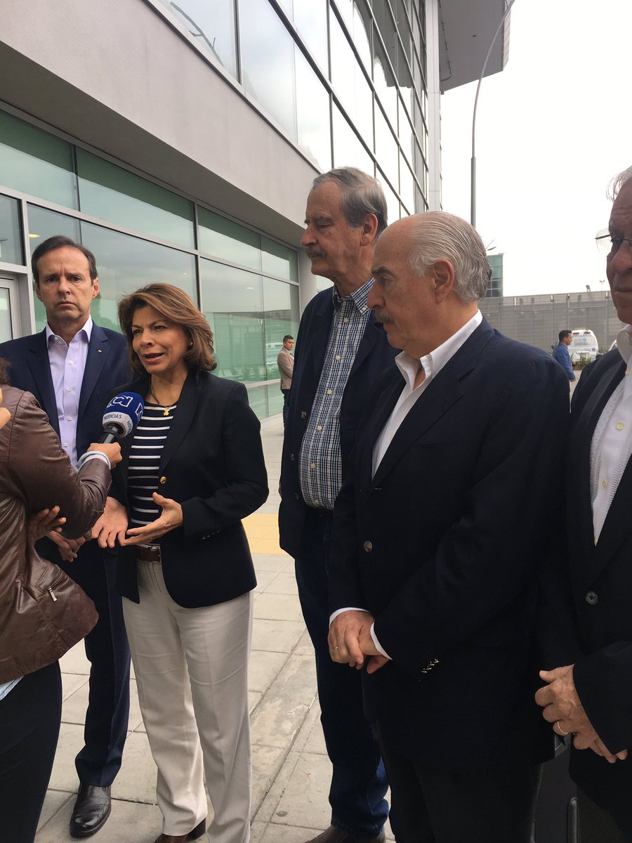 Laura_Ch's tweet photo. Apunto de abordar. Un honor ser parte de una jornada cívico-electoral por la democracia de #Venezuela #16J https://t.co/PxqcY0pC4f