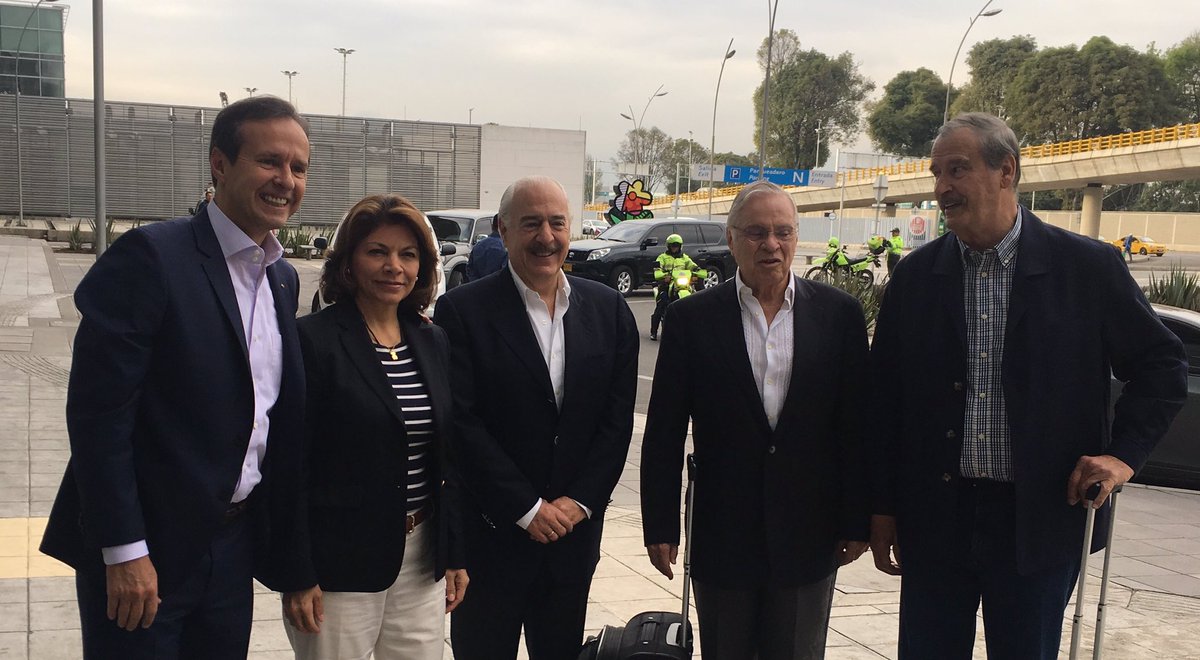 Laura_Ch's tweet photo. Apunto de abordar. Un honor ser parte de una jornada cívico-electoral por la democracia de #Venezuela #16J https://t.co/PxqcY0pC4f