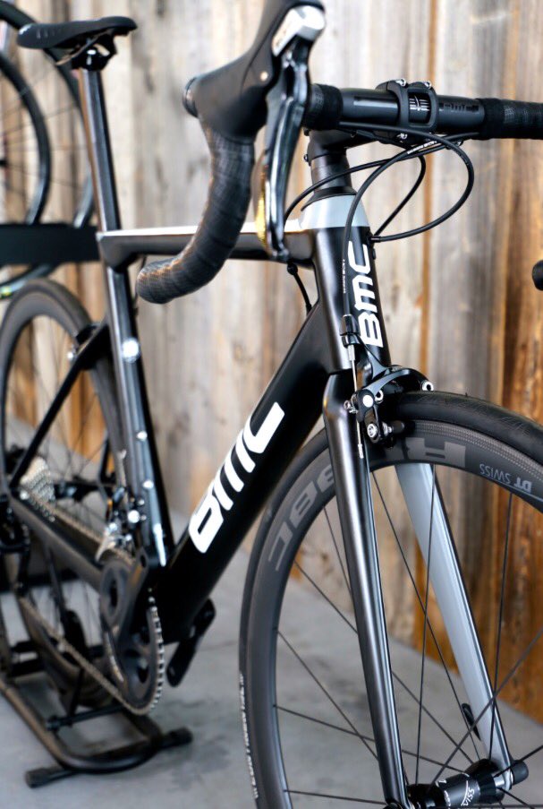 VeloLoft's tweet photo. Total crush on this one! New BMC bikes @velo_loft 
Kom gerust langs 😉#cycling #bike https://t.co/Xn5UVFwsBL