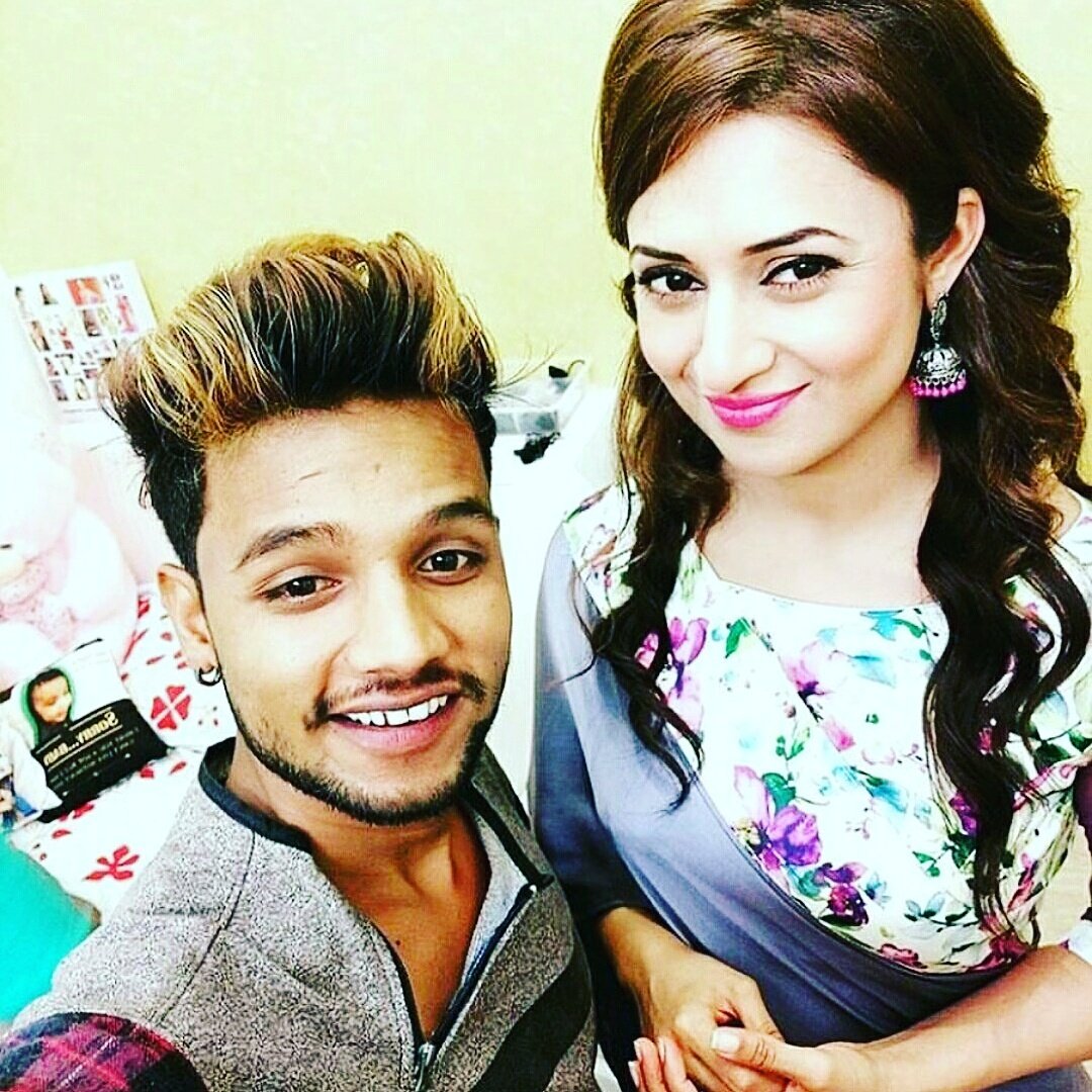 thakurd41113753's tweet photo. Beautiful pic #Divyanka n #sharuke
@Divyanka_T @vivekdahiya08 https://t.co/lgEv5oUKGP