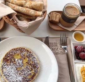 KarakHouseUAE's tweet photo. فطور لذيذ مع الكرك المميز الذي يحمل توقيعنا!

A hearty breakfast with our signature Karak! 
: @_hayom_ https://t.co/4PUQXMU6do