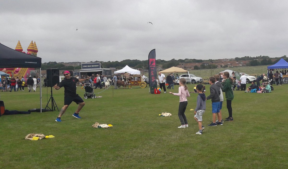 TheWaveLeisure's tweet image. Nuno!! Warm up please ... Go #BuildingtheEnergy #WaveCrew #Out&amp;amp;About