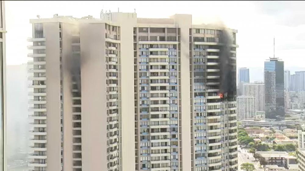euronews's tweet photo. At least 3 dead, 12 injured in Hawaii tower block blaze https://t.co/ItoVt4VldI https://t.co/2ipx7ZRdcS