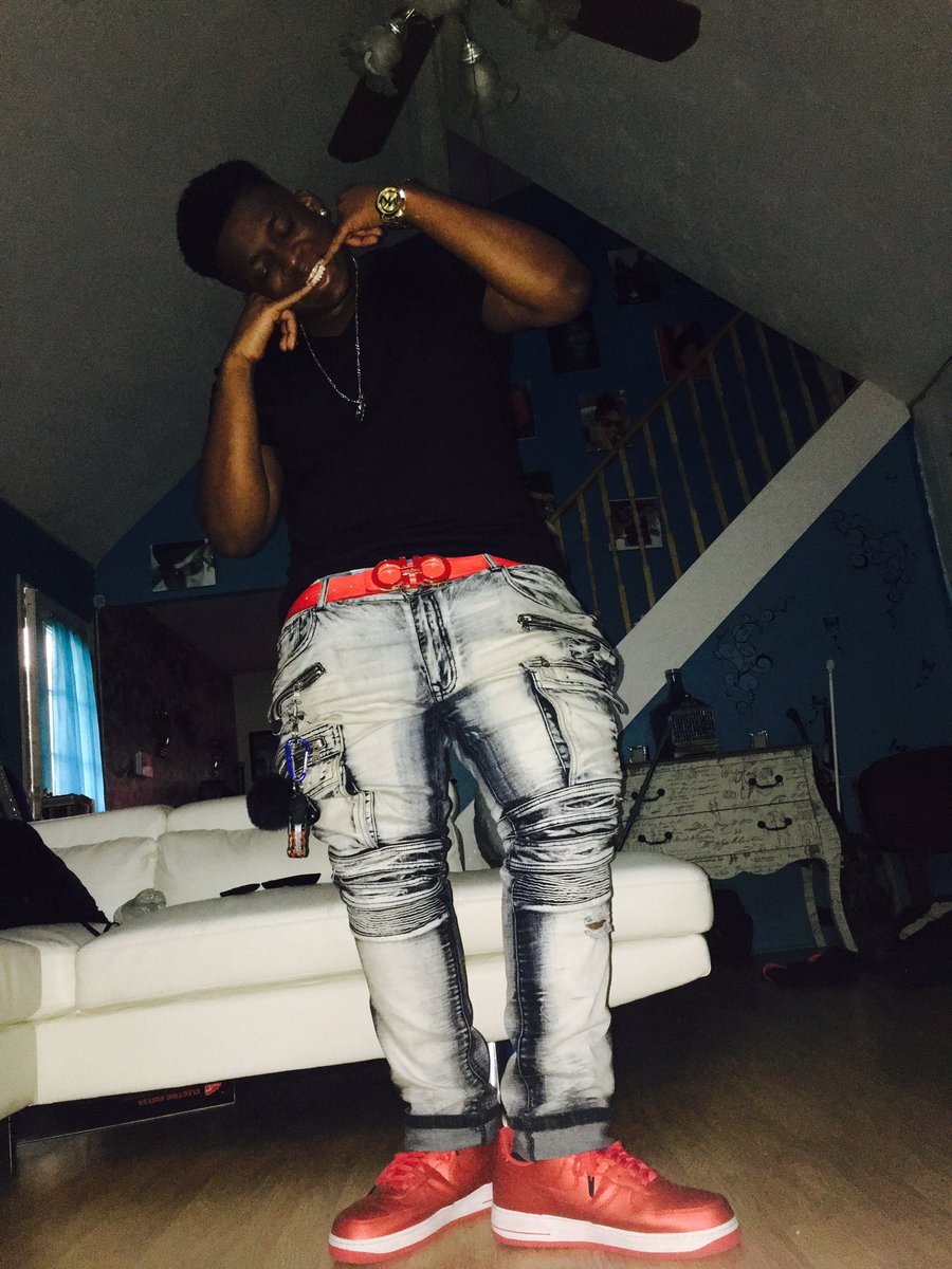 younglyons1994's tweet photo. #isettrends #igottgeswag https://t.co/plb1t58wWY