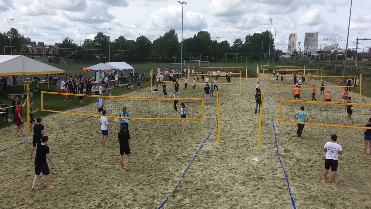 Everybody Appie?! 😁🤸‍♂️🎉 <a href="/albertheijn/">Albert Heijn</a> Noord Nederland op Coendersbeach 🏝🏐 #beachvolleybal #beachvibes #sport050