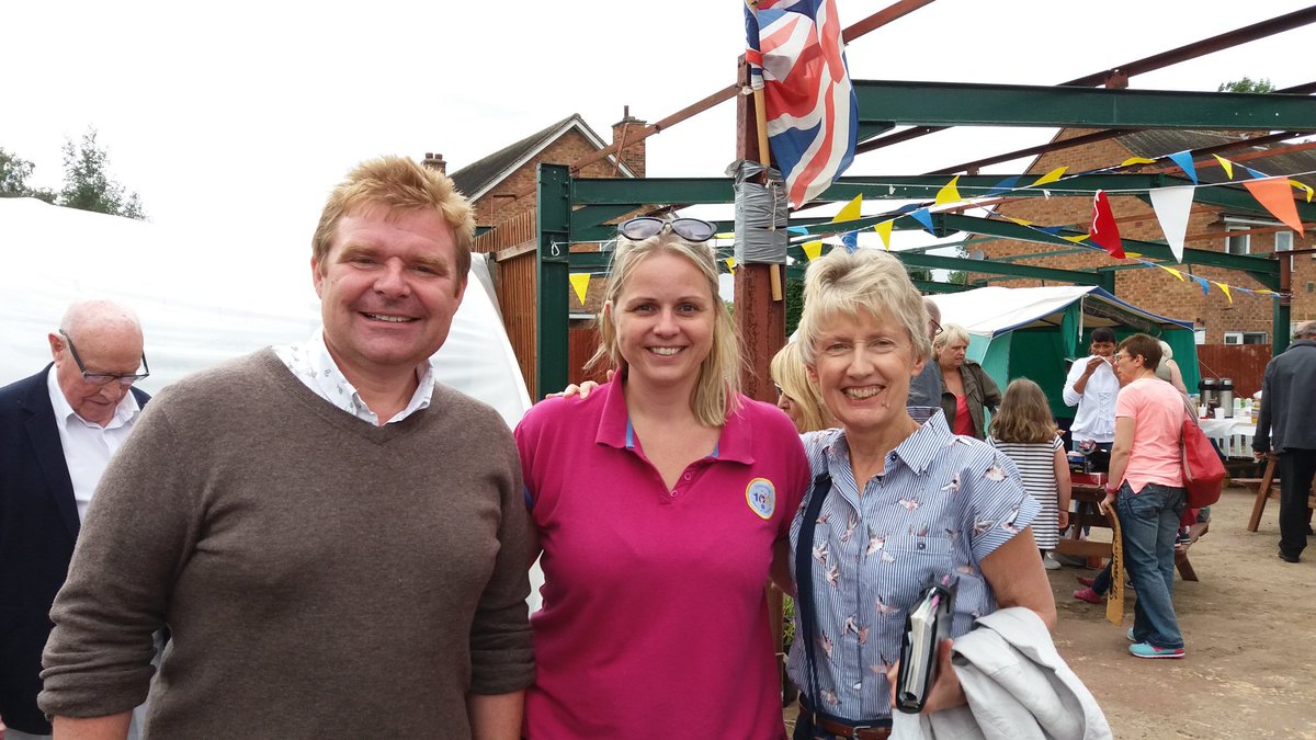 Cllr_Bridle's tweet photo. At Welcome Community Garden,East Meadway with Brown Owl Shard End Brownies - join up girls https://t.co/EwYgCGS0Ef