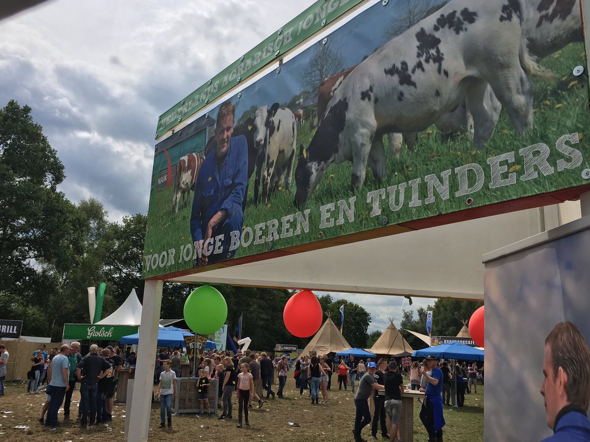 IrisBouwers's tweet photo. Gezellige drukte op de stand @NAJKtweets op het @ForFarmers terrein van de @zwartecross! #NAJK #jongeboeren #maakgeenbrokkendatdoenwijwel https://t.co/PrT4ckYQUq