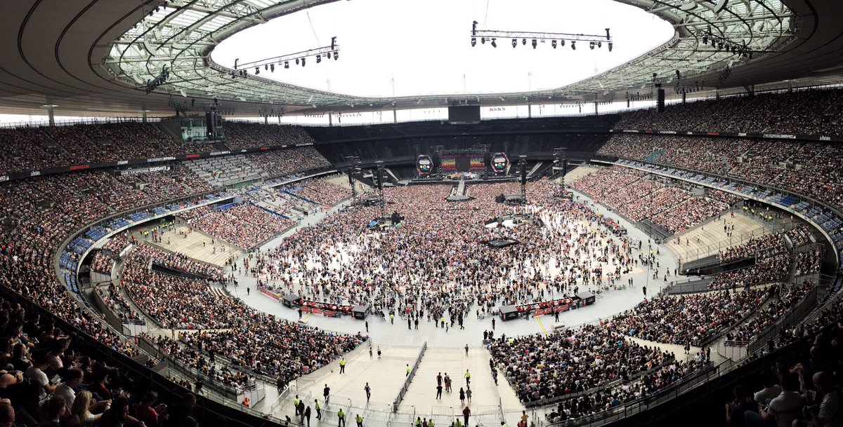 coldplay's tweet image. It's filling up! A #ColdplayParis