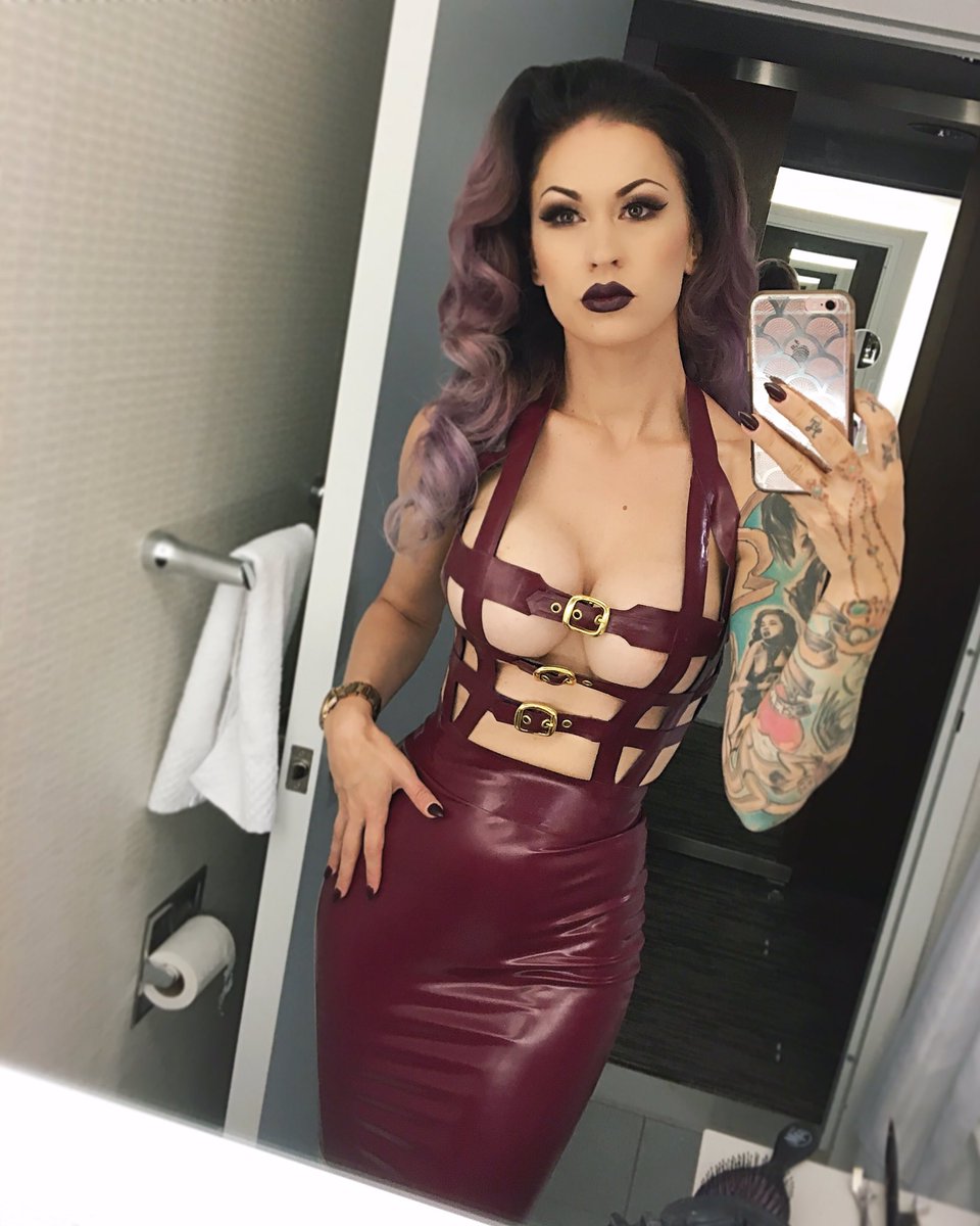cameltoe Selfie Loulou Robert naked photo 2017 Leaked Selfie Loulou Robert naked photo 2017