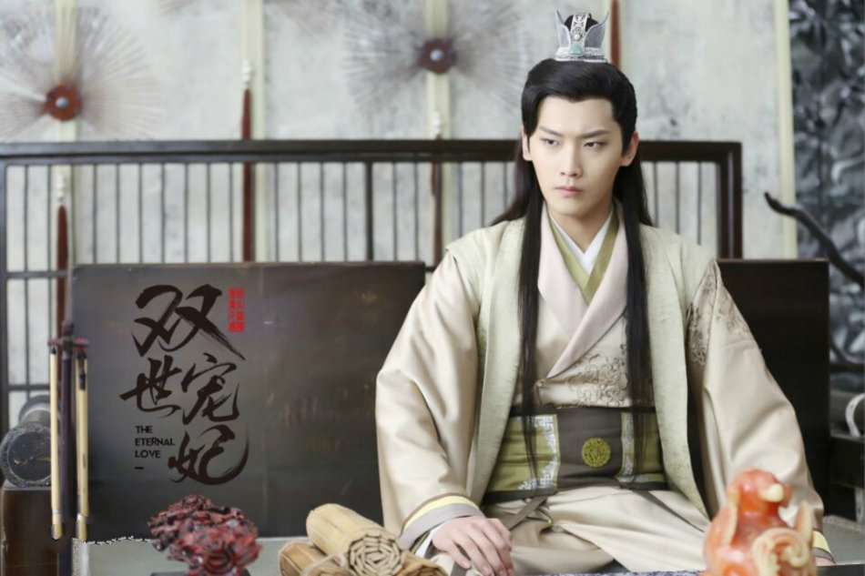 초교전 월칠 형소림이 주연인 웹드라마인데, 팔왕야 개존잘이야..... 우문월보다 진도도 빨라ㅋㅋㅋㅋ 여주는 확실히 성우 더빙 아닌데 팔왕야는...