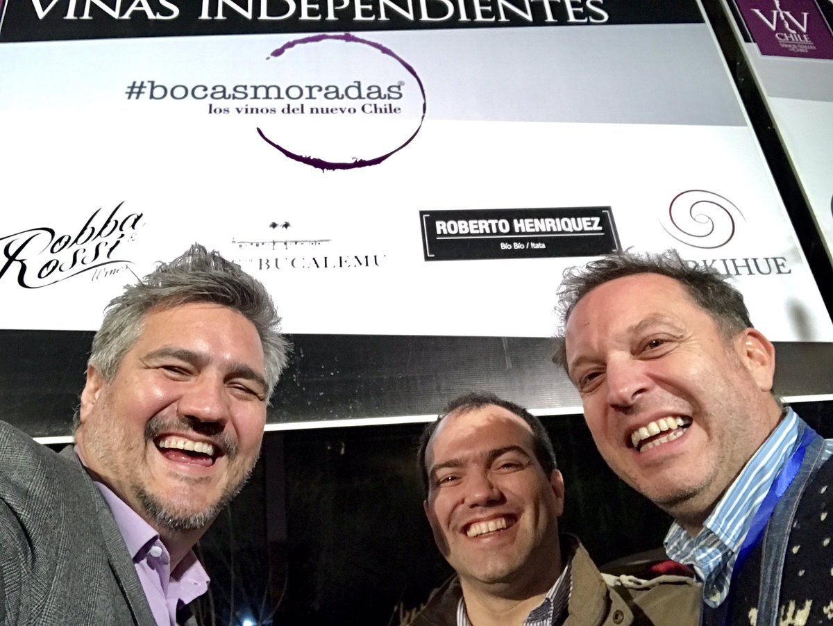 ABuvinic's tweet image. Gran noche con #bocasmoradas en @VinosyValles de Sofía Jottar mostrando nuestras tradiciones vitivinícolas con inclusión 👏👏👏🍷