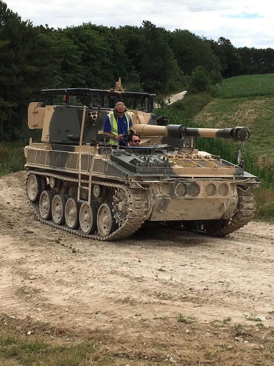 pauljacob74's tweet photo. Something to drive! #tankingit #chieftain https://t.co/dEzzajyhIA