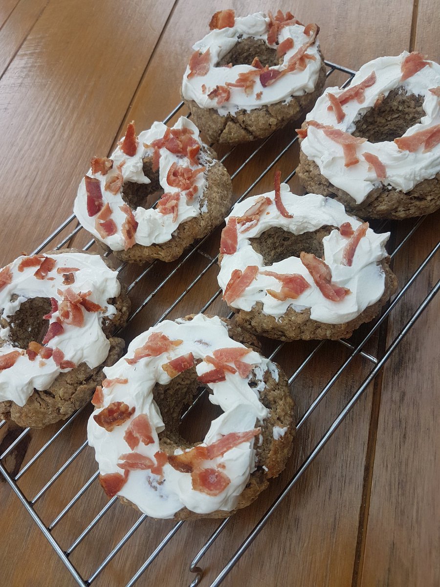 Fresh doggy donuts #bacon #sugarfree #treats 🐶🐶🐕