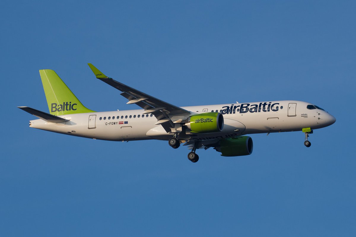 #DYK? During its first year in service, #CSeries already achieved a daily 17 hours record use. @airBaltic #CS300 #goestheextramile