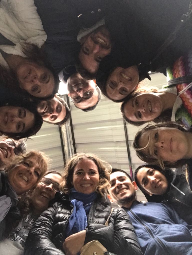 LMacacha's tweet photo. Junto a @VMoralesGorleri @franmvila y @FabianaMora09 salimos a charlar con los vecinos de Iuzaingo #SiSePuede https://t.co/2tfzBMItb6