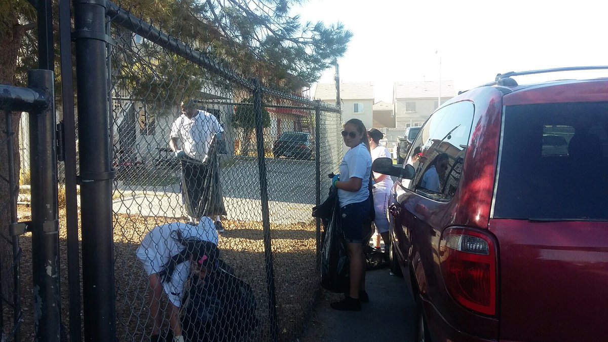 ClarkCountyNV's tweet photo. A big community clean-up in the NE Valley this morning led by @MKNVspeaks and @LVMPD.  More than 150 volunteers turned out! Great job! https://t.co/FFplhrF3uc