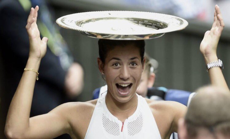 DisasterBet's tweet photo. 🏆Felicidades campeona
A seguir dándonos alegrías 🏅
#Garbiñe #Wimbledon #AllEnglandTennisClub #DisasterBet https://t.co/4Df0tfbAvL