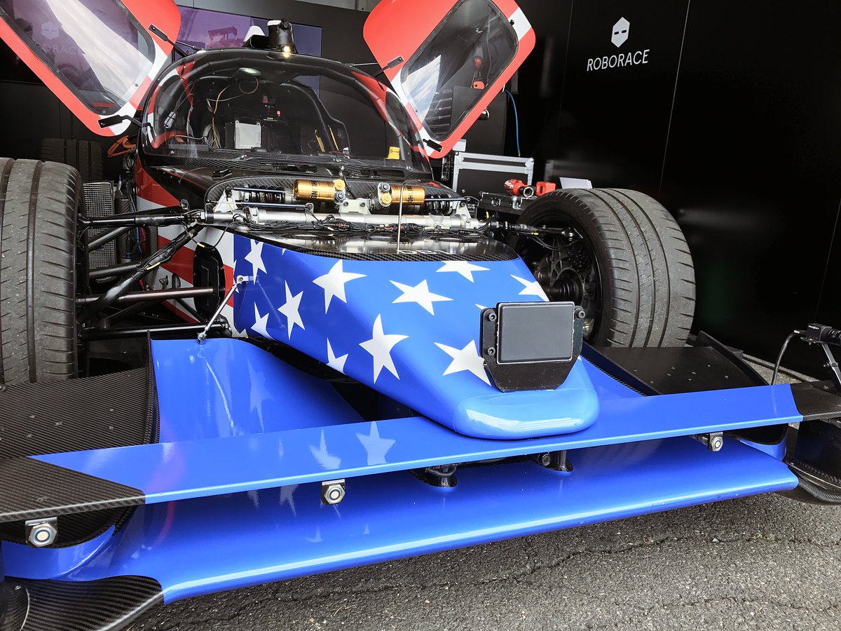 Devbot ready for the #NYCePrix. 🇺🇸🗽#Roborace 🤖